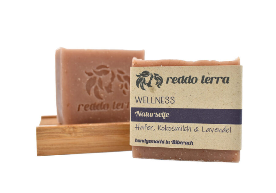 Wellness Peeling Seife mit Lavendel, Hafer und Kokosmilch.