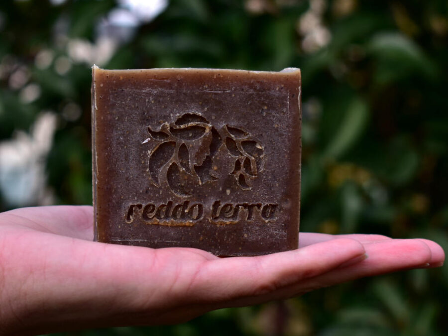peeling naturseife mit kokosmilch und kaffee aus Kolumbien