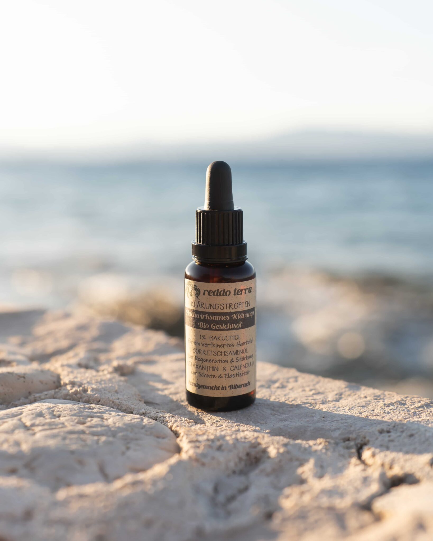 Klärungstropfen Bio Gesichtsöl mit Astaxanthin und Bakuchiol für unreine Haut von Reddo Terra
