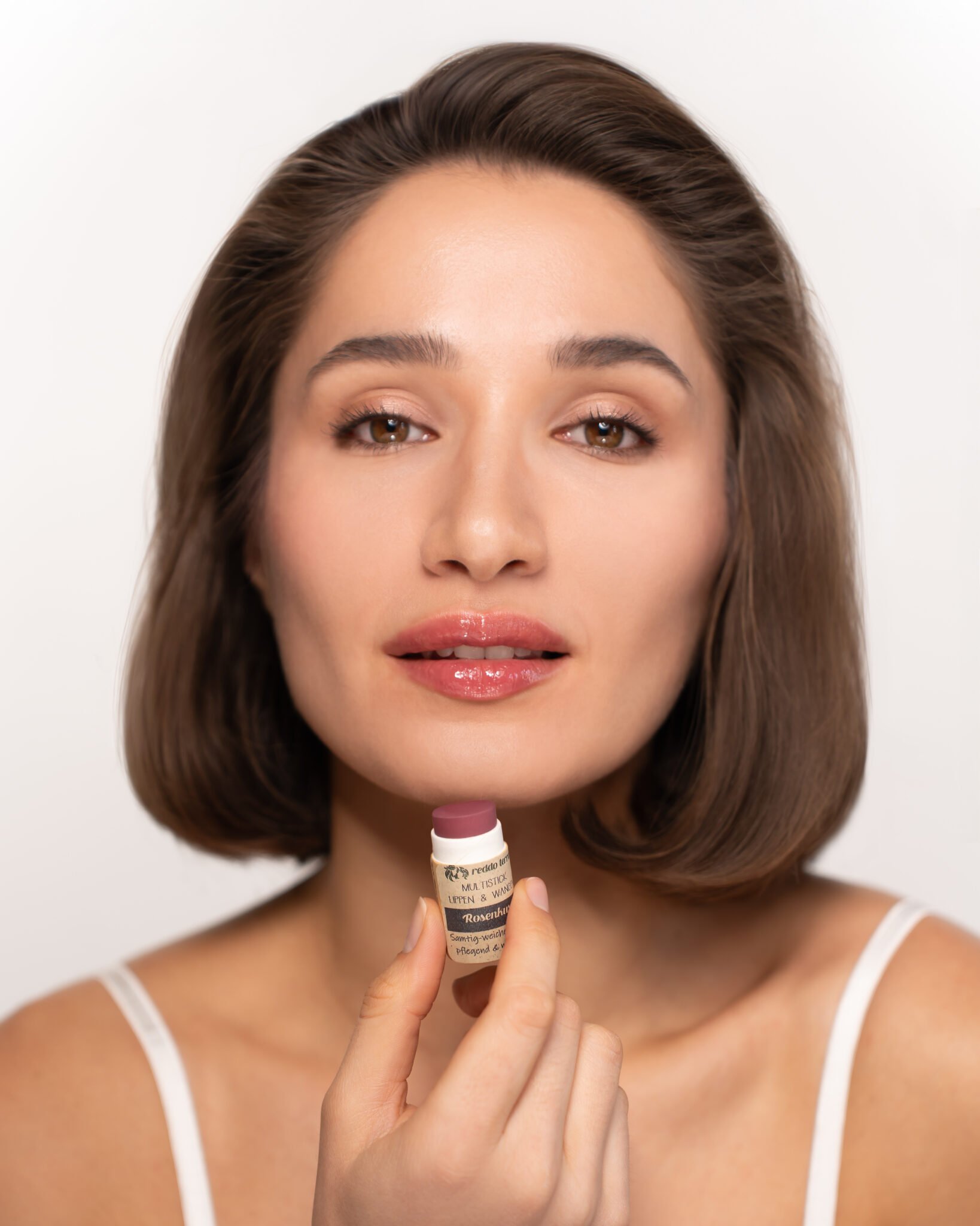 Rosenkuss Multistick Textur Swatch auf Haut – zartes Rosé-Pink